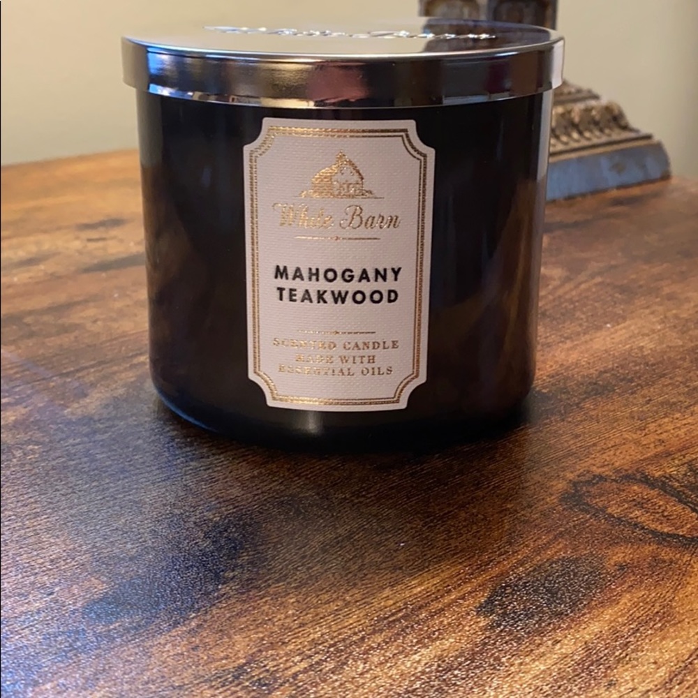 White Barn Mahogany Teakwood 3-Wick Candle